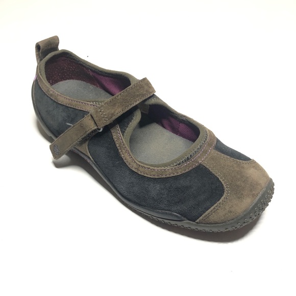 Merrell Women’s 6.5 Circuit MJ Mary Jane Shoes - Picture 1 of 7
